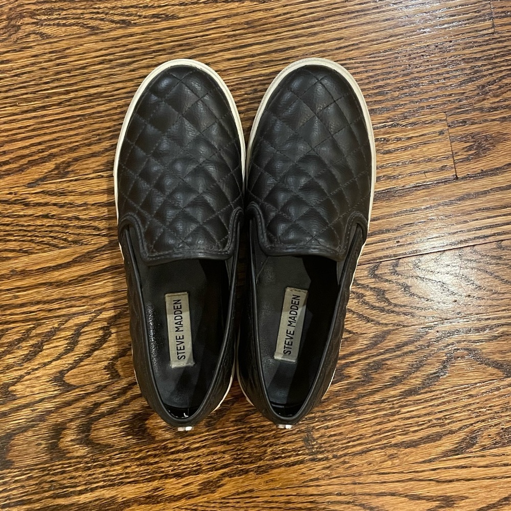 Steve Madden Black leather slip ons women’s 7.5